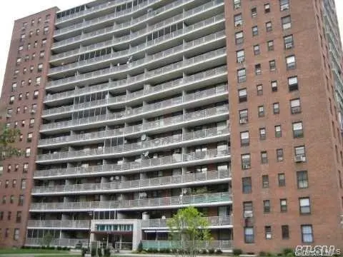 61-15 98th ST #5E, Rego Park, NY 11374