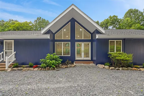 24 Babbling Brook LN, Cold Spring, NY 10516
