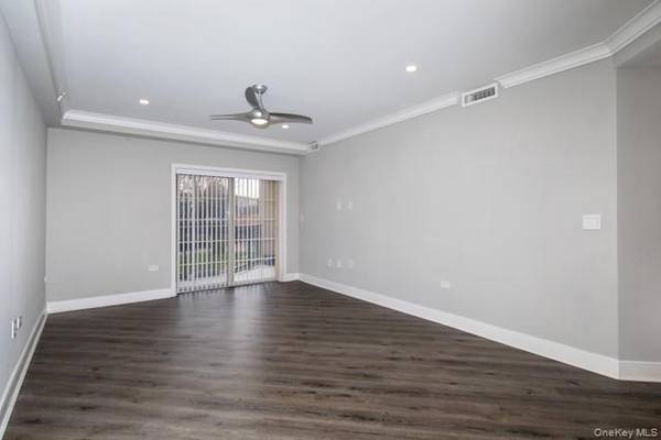 1100 Avalon SQ #S1461, Glen Cove, NY 11542