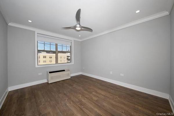 1100 Avalon ST #S1337, Glen Cove, NY 11542