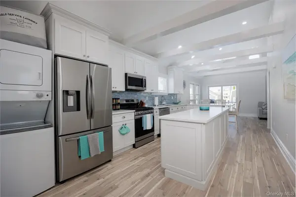 24 Pennsylvania AVE #Upper, Long Beach, NY 11561