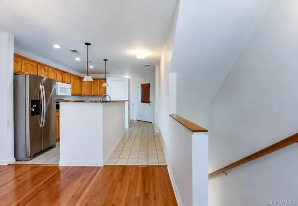 212 Viewpoint TER, Peekskill, NY 10566