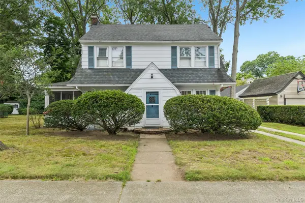204 Auburn ST, East Williston, NY 11596