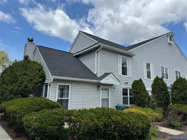 24 Olde Wagon RD, Warwick, NY 10990