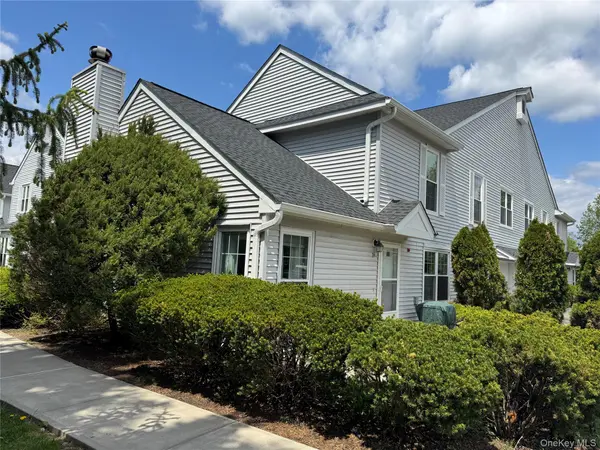 24 Olde Wagon RD, Warwick, NY 10990