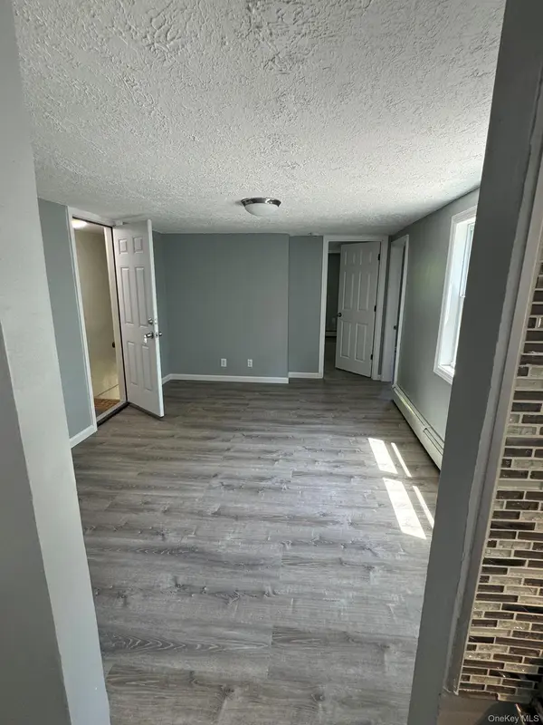 62 Wheeler RD #3, Central Islip, NY 11722