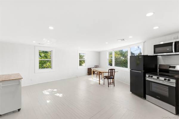 162 Mill RD #Unit 1, Westhampton Beach, NY 11978