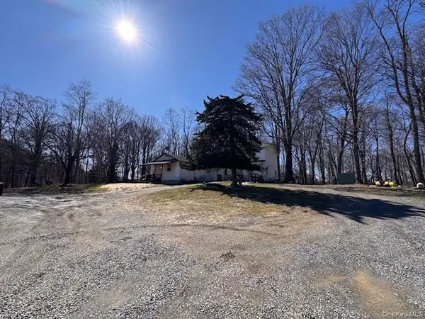 37-43 Nine Partners RD, Clinton Corners, NY 12514