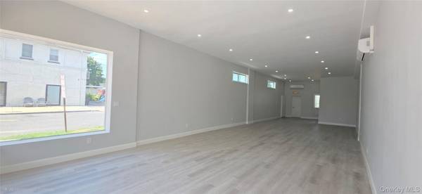 101 Manorhaven BLVD, Port Washington, NY 11050