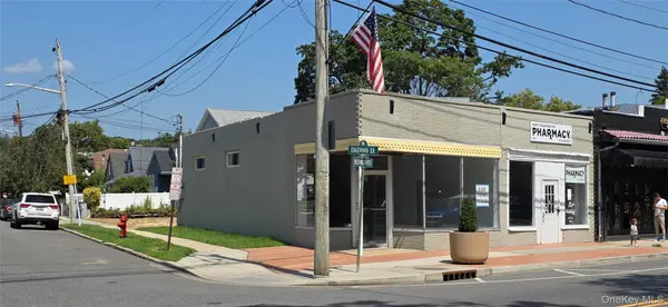 101 Manorhaven BLVD, Port Washington, NY 11050
