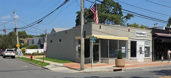 101 Manorhaven BLVD, Port Washington, NY 11050