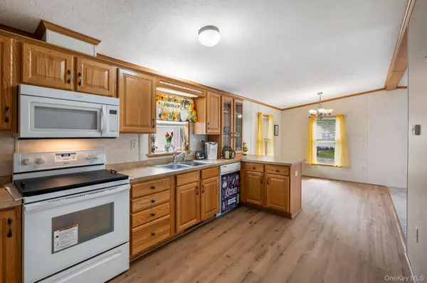 26 East AVE, Washingtonville, NY 10992