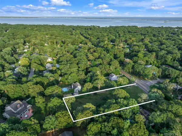 115 Bay AVE, Hampton Bays, NY 11946