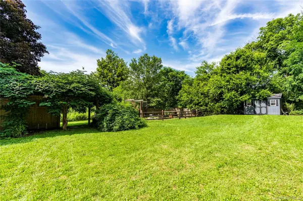 11 Miller RD, Rhinebeck, NY 12572