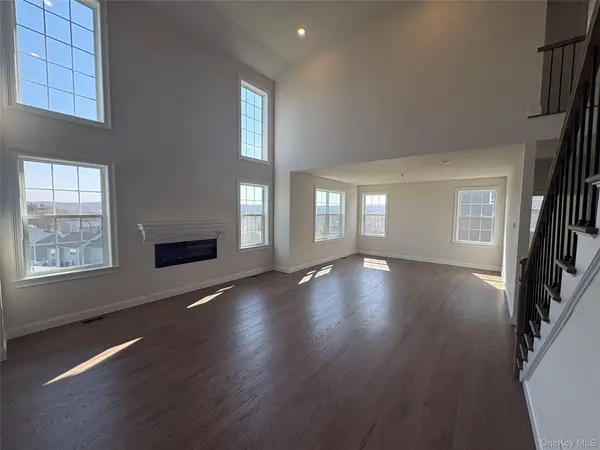 26 Dartmouth, Poughkeepsie, NY 12603