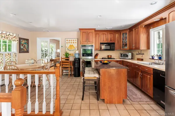 19 Young RD, Katonah, NY 10536