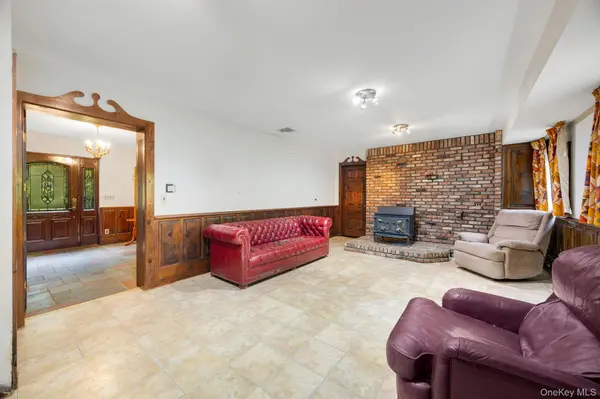 1007 Haverstraw RD, Suffern, NY 10901