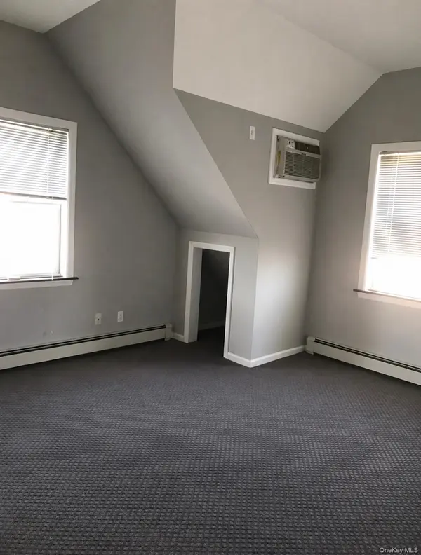 175 Beach 113th ST, Rockaway Park, NY 11694