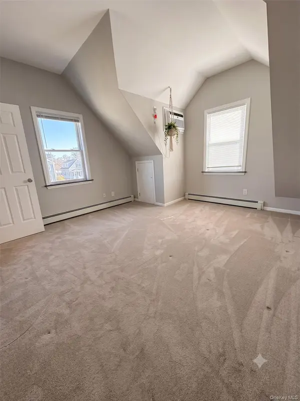 175 Beach 113th ST, Rockaway Park, NY 11694