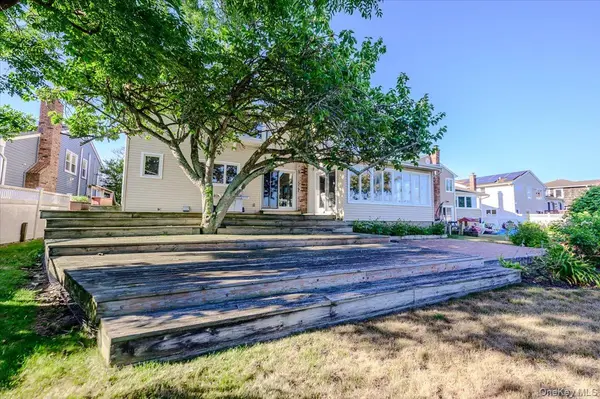330 Harbor DR, Lido Beach, NY 11561