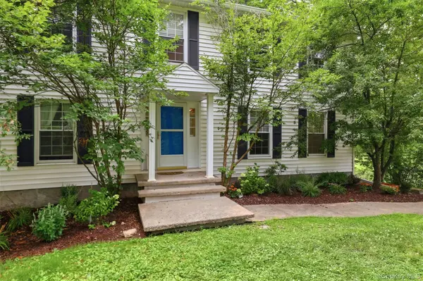 15 Blue Jay DR, Newburgh, NY 12550