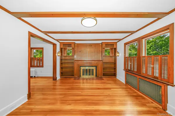72 Park AVE, Port Washington, NY 11050