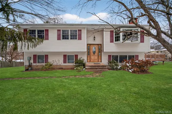12 Spruce CT, Nanuet, NY 10954
