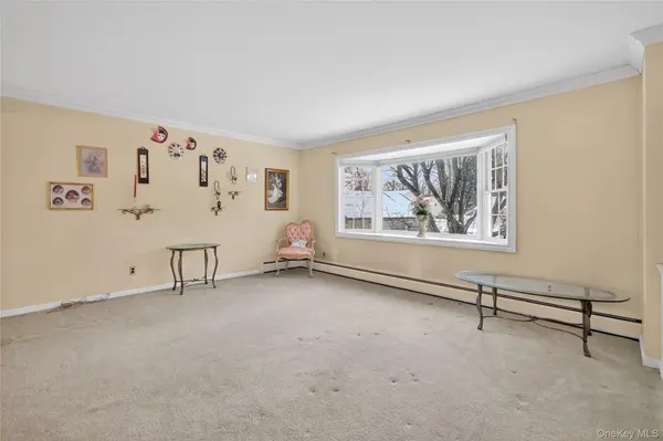 12 Spruce CT, Nanuet, NY 10954
