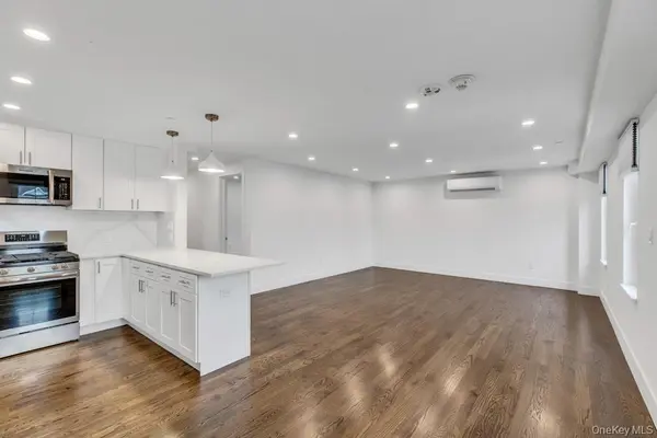 1431 Old Northern BLVD #6, Roslyn, NY 11576