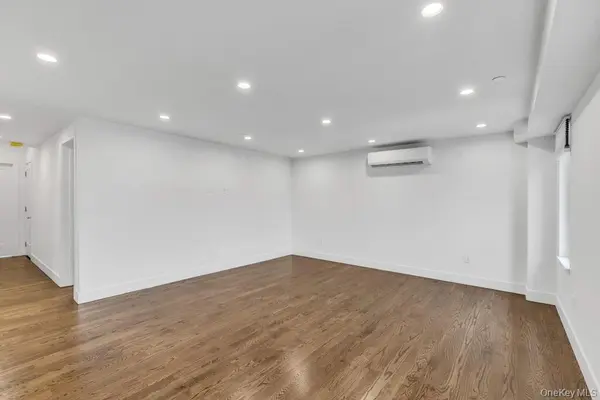 1431 Old Northern BLVD #6, Roslyn, NY 11576