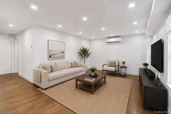 1431 Old Northern BLVD #4, Roslyn, NY 11576