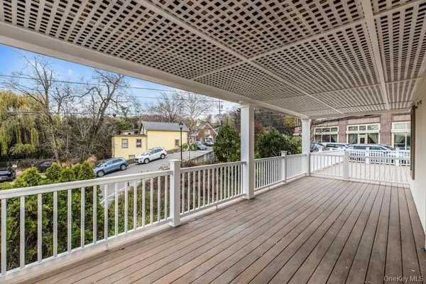 1431 Old Northern BLVD #3, Roslyn, NY 11576