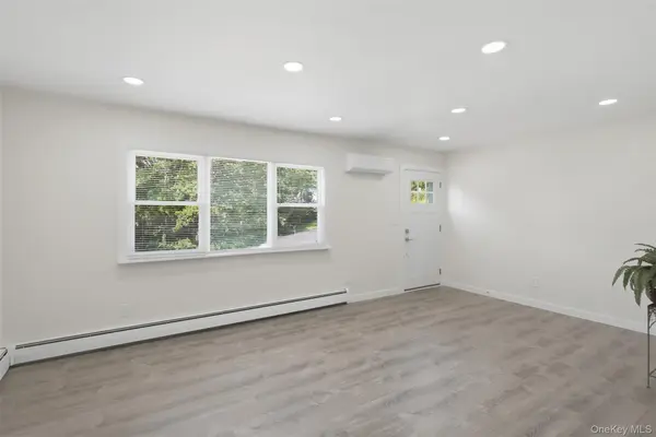 22 W Marshall DR, Poughkeepsie, NY 12601