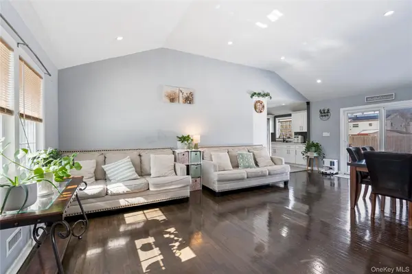 109 New York AVE, Bay Shore, NY 11706