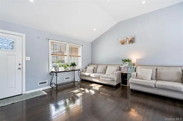 109 New York AVE, Bay Shore, NY 11706