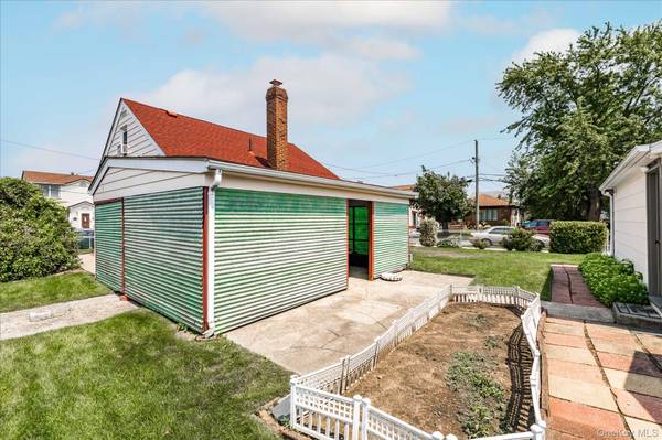 1267 Nelson ST, Elmont, NY 11003