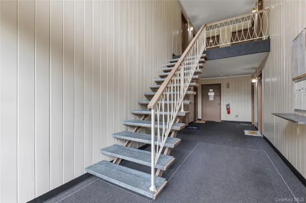 2 Woods End CIR #E, Peekskill, NY 10566