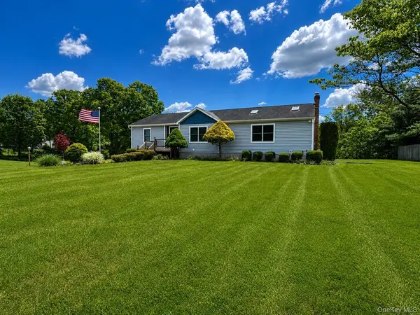 40 Carter RD, New Hampton, NY 10958