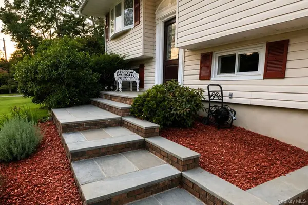 19 Von Beaste LN, Congers, NY 10920