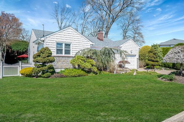1672 Eyre PL, North Bellmore, NY 11710