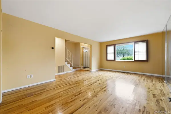 1810 Front ST #29, East Meadow, NY 11554