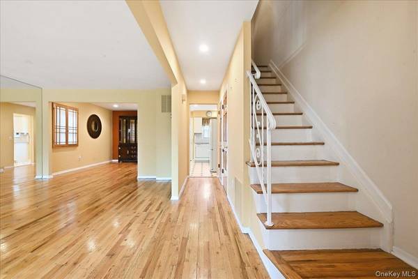 1810 Front ST #29, East Meadow, NY 11554
