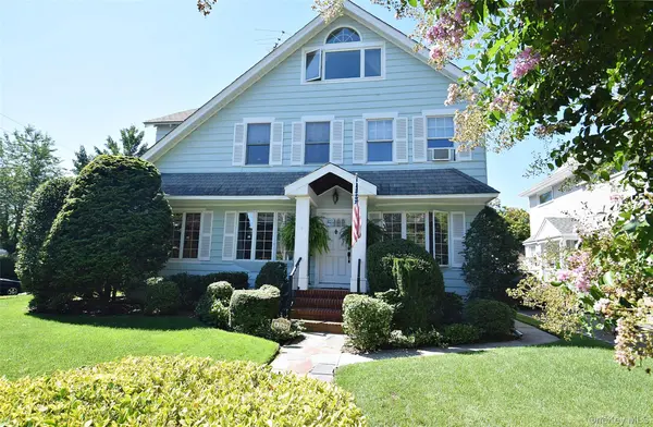 4144 Westmoreland ST, Little Neck, NY 11363