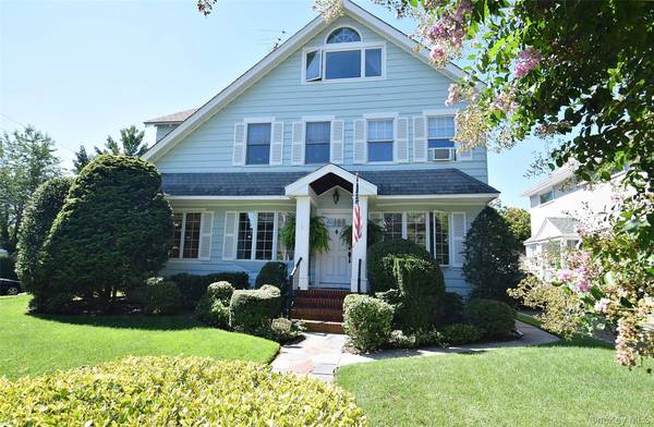 4144 Westmoreland ST, Little Neck, NY 11363