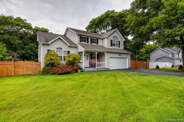 30 1st AVE, Holtsville, NY 11742