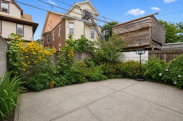 60 Ashford ST, Brooklyn, NY 11207