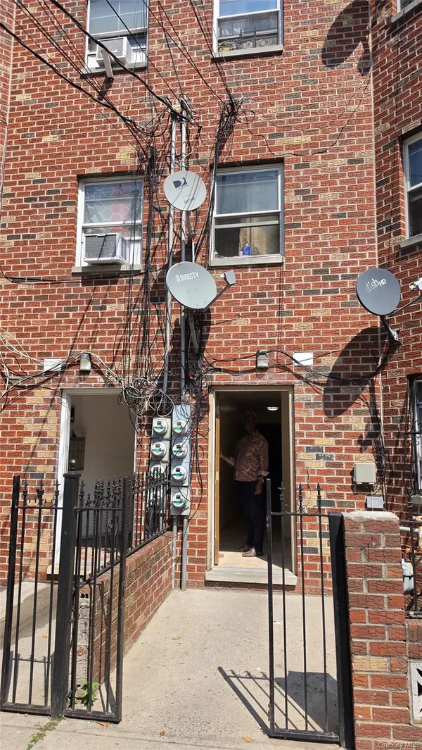 1390 Bristow ST, Bronx, NY 10459