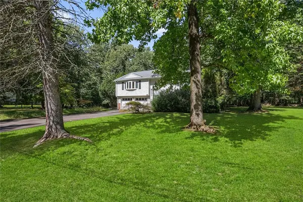 23 Milton Grant DR, Blauvelt, NY 10913