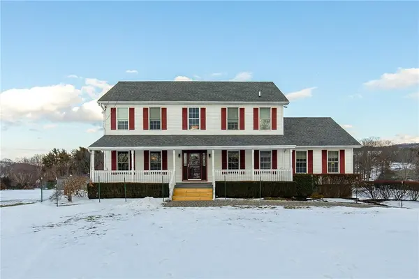 35 Frog Hollow RD, Poughquag, NY 12570