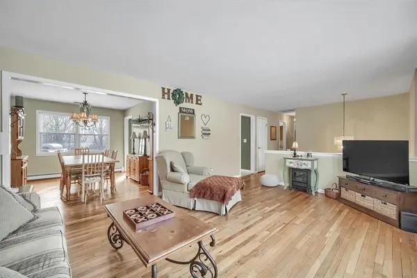 10 Lounsbury DR, Baldwin Place, NY 10505